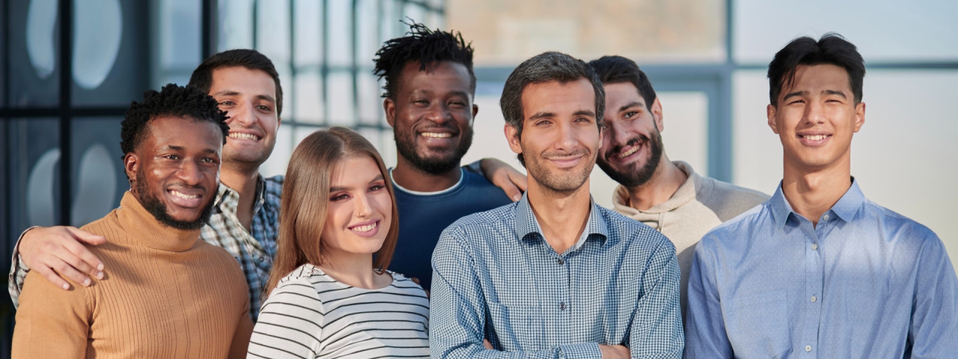 Solavita diverse team of professionals smiling, representing a collaborative and inclusive work culture dedicated to sustainable energy solutions.